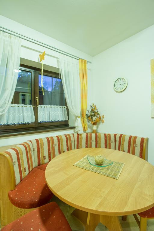 Vila Helena - Apartment Helena 2 Ruzomberok Habitación foto