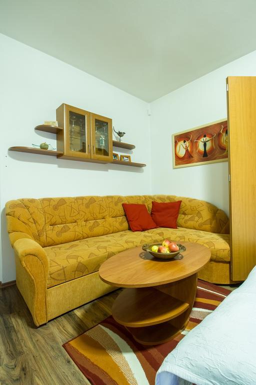 Vila Helena - Apartment Helena 2 Ruzomberok Habitación foto